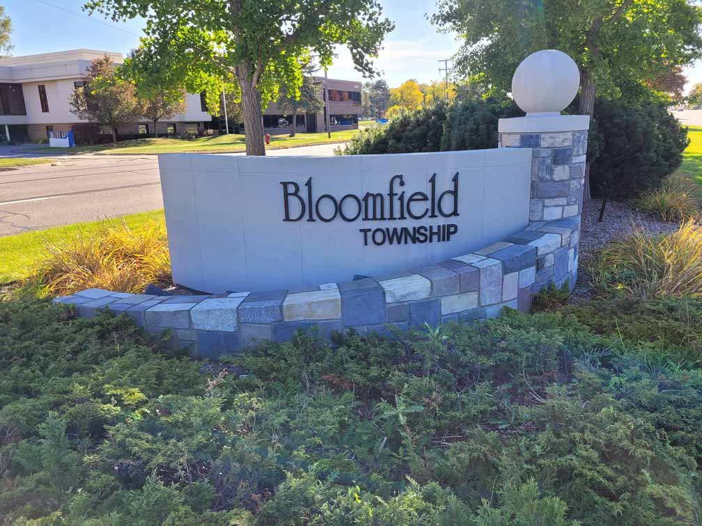 Welcome-to-Bloomfield-Township-sign