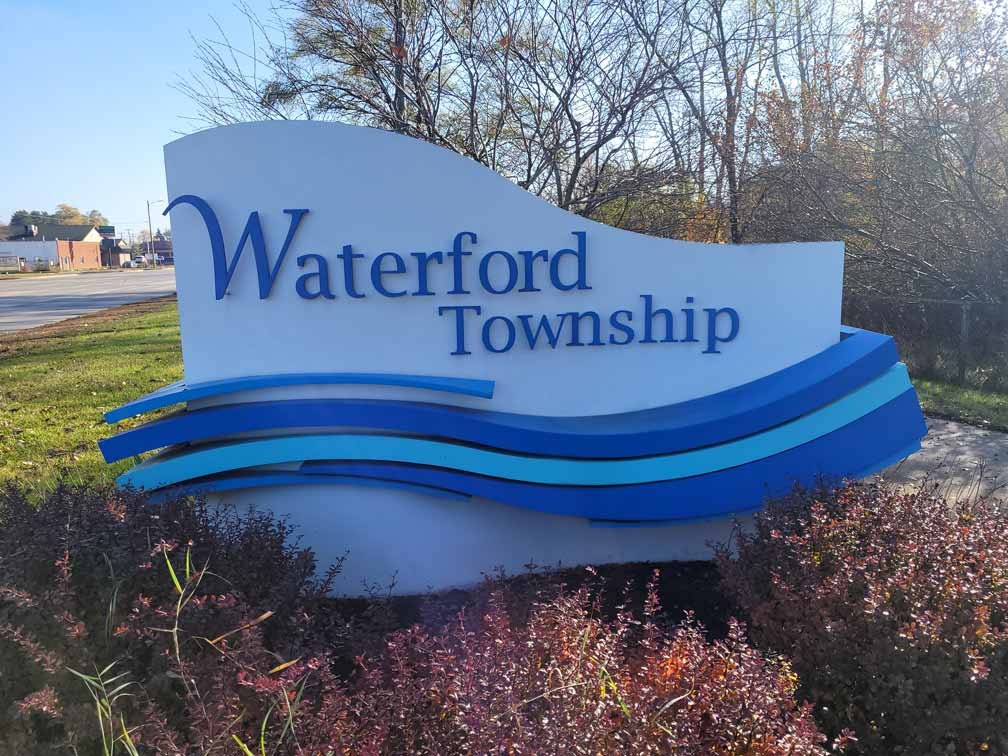Welcome-to-Waterford,-Mi.-sign